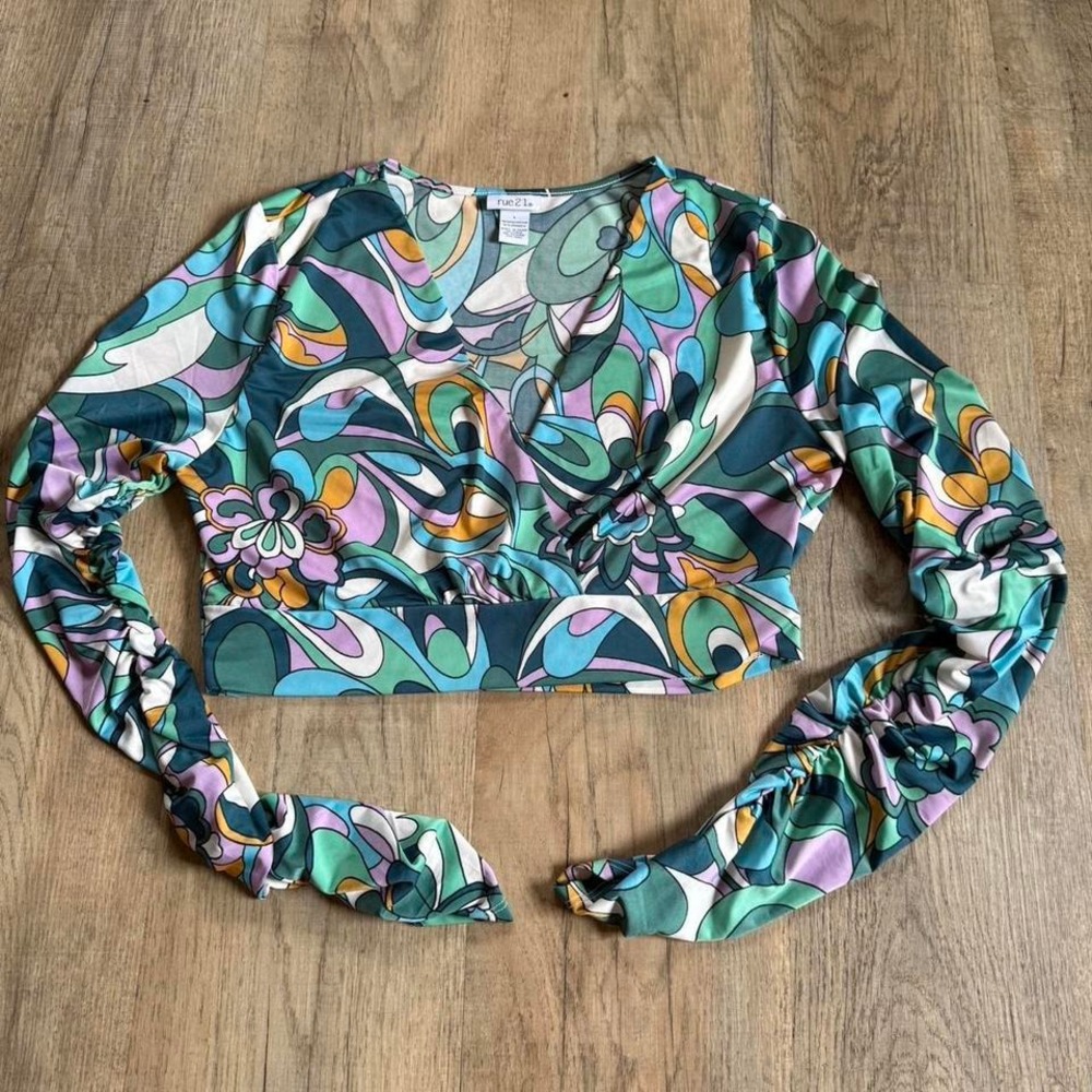 Rue21 Womens Large Psychedelic Floral Crop Top Long Sleeve Ruched V-Neck Retro